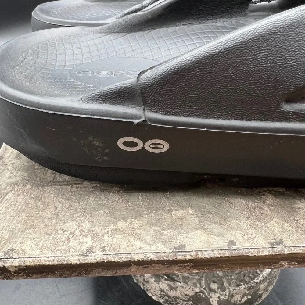 Oofos OOriginal Recovery Sandals Black Mens 10 Womens 12 EU 43 Thong Flip Flops